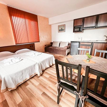 Chrystal Guest House Obzor Ruang foto