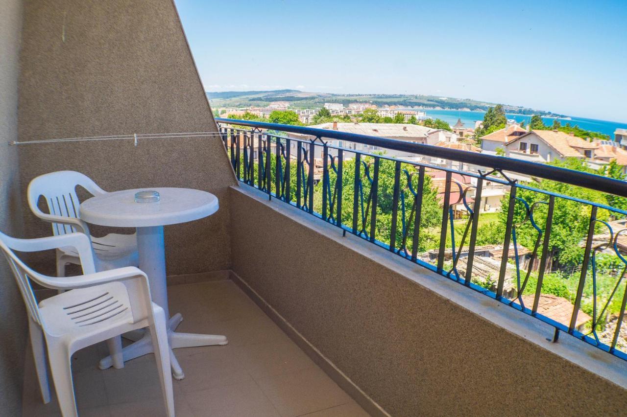 Chrystal Guest House Obzor Bagian luar foto