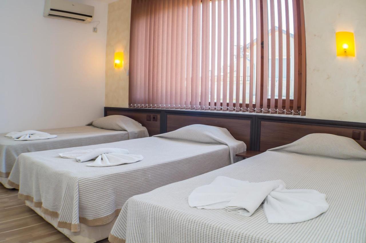 Chrystal Guest House Obzor Ruang foto