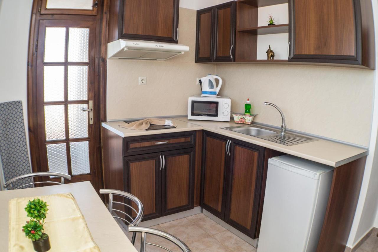 Chrystal Guest House Obzor Ruang foto