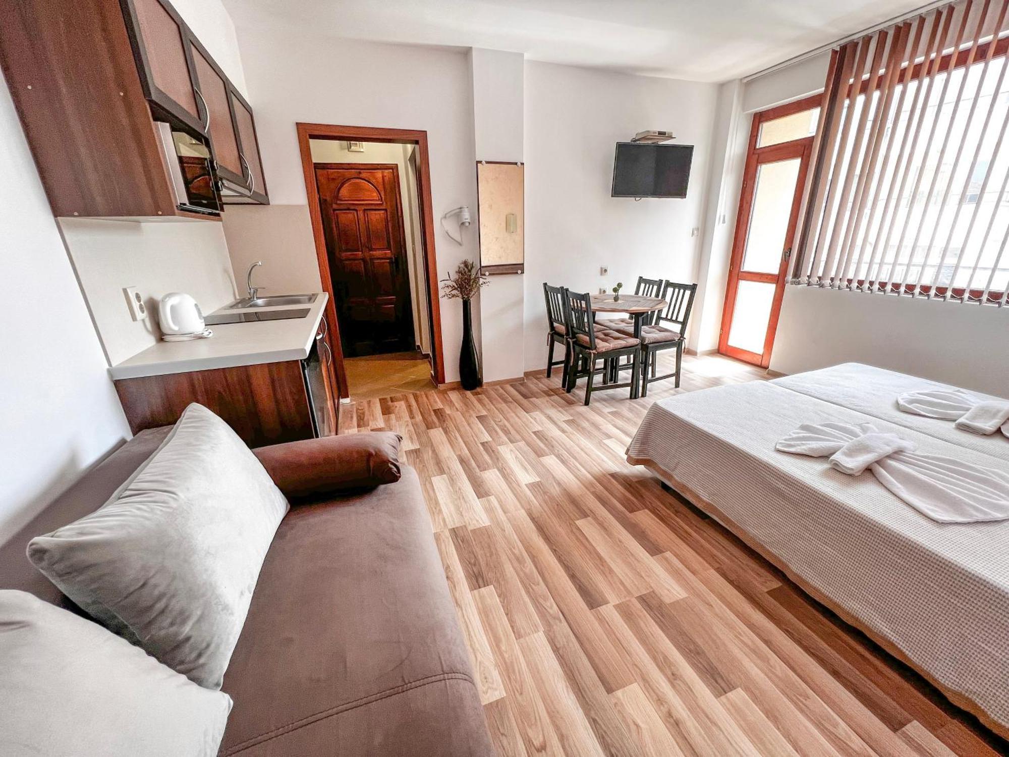 Chrystal Guest House Obzor Ruang foto