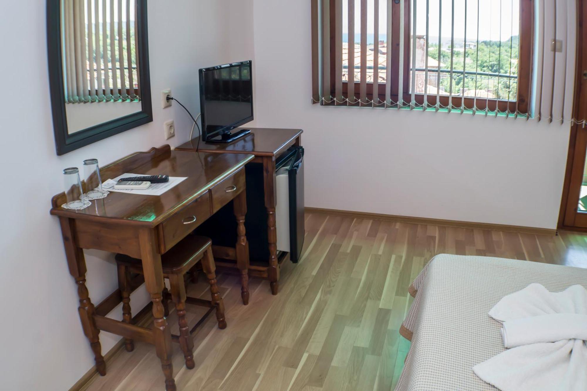 Chrystal Guest House Obzor Ruang foto