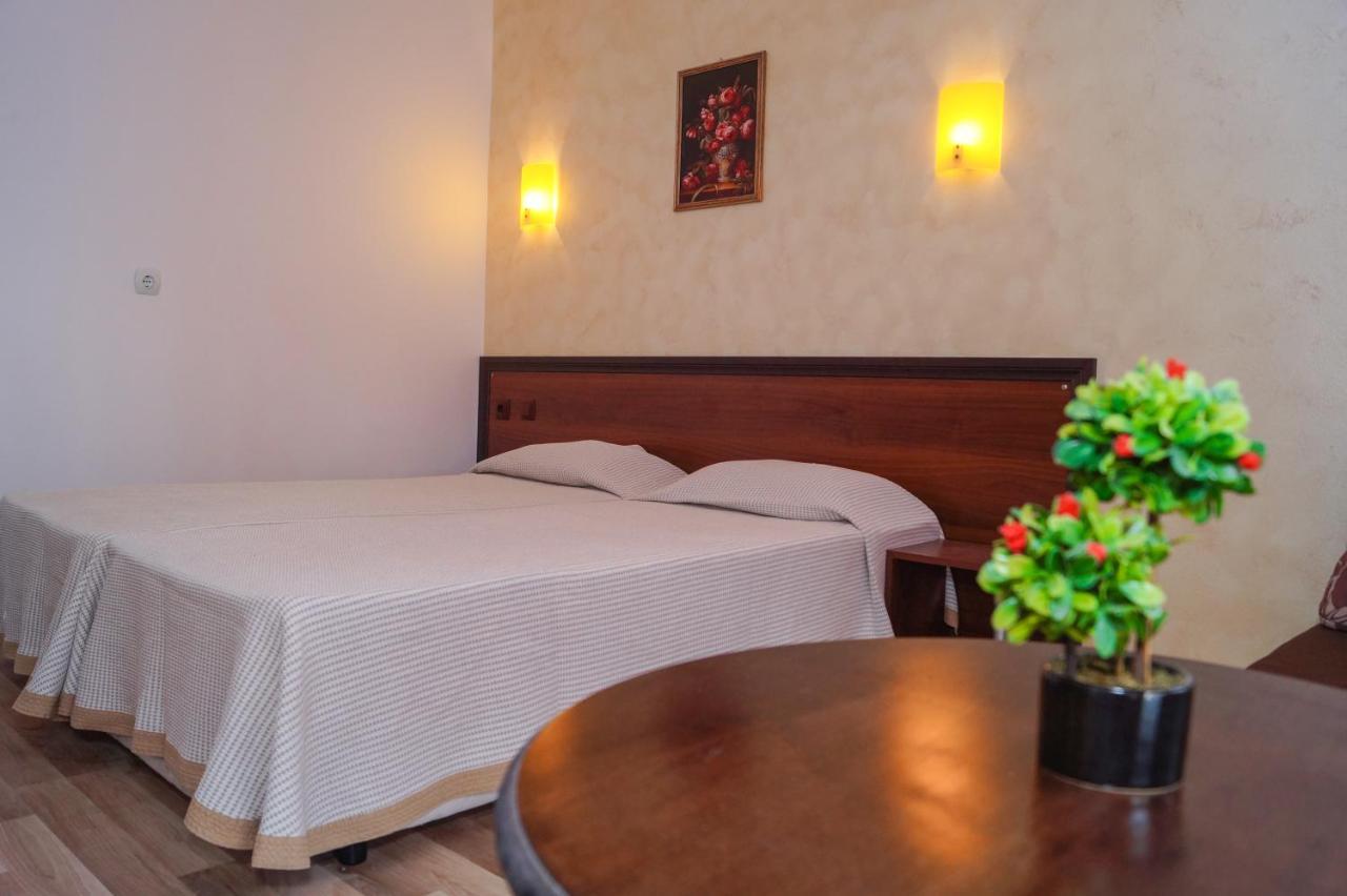 Chrystal Guest House Obzor Bagian luar foto