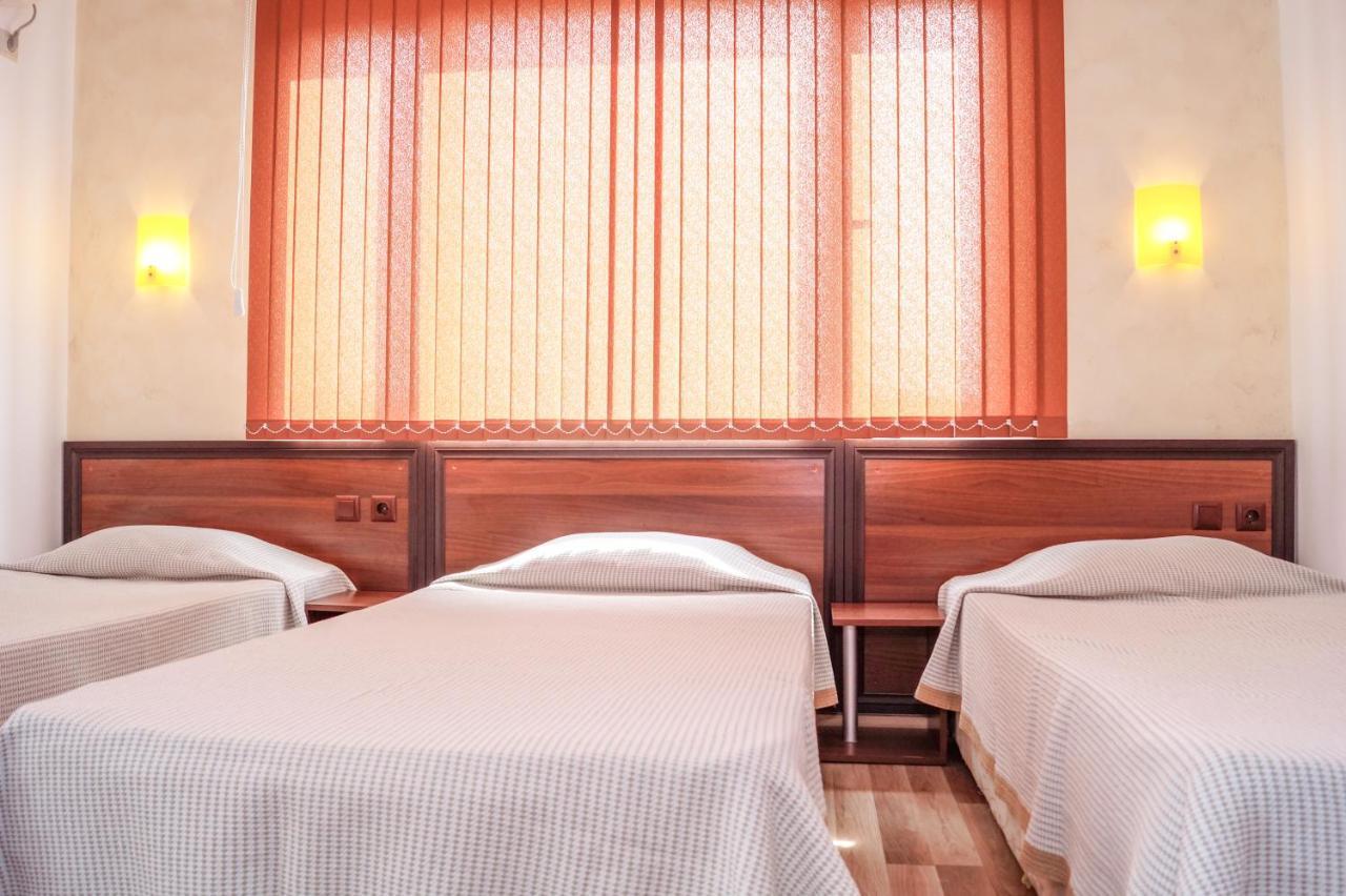 Chrystal Guest House Obzor Bagian luar foto